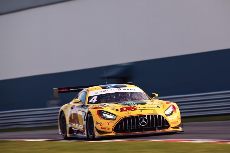 Race-winning pace goes unrewarded at British GT finale